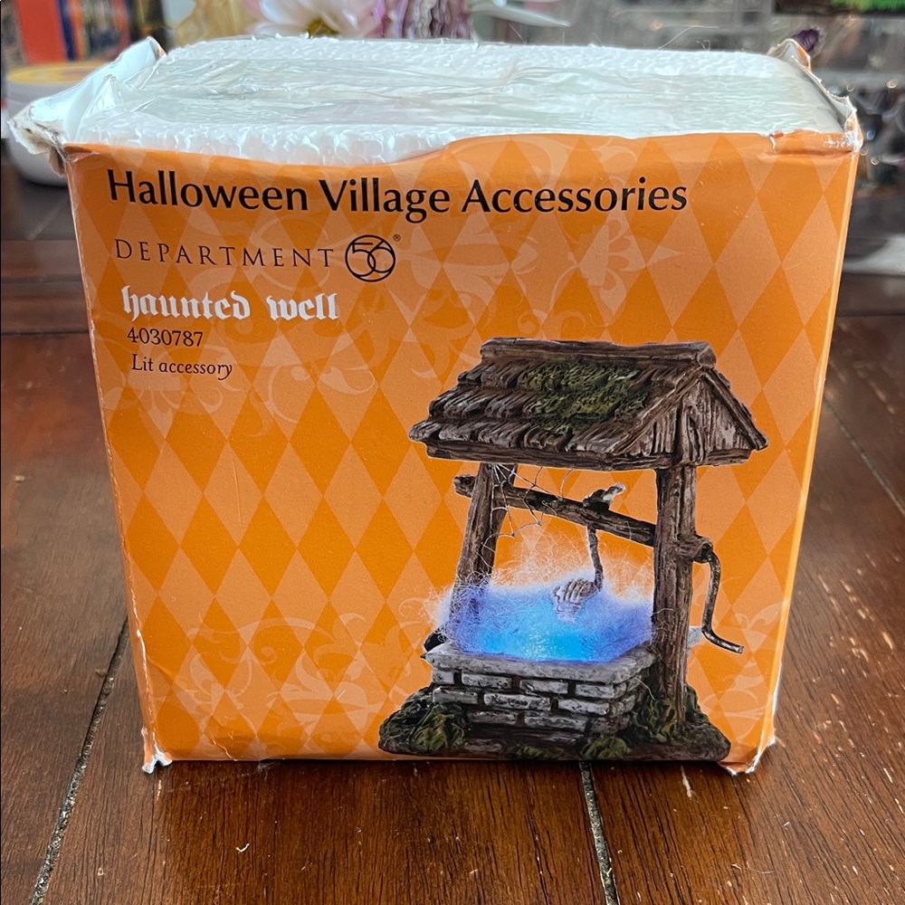 Department 56 Haunted Well Lit Accessory - Blue and Brown
